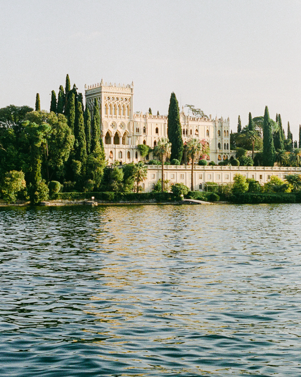 15 Awe-Inspiring Garden Wedding Venues Around the World
