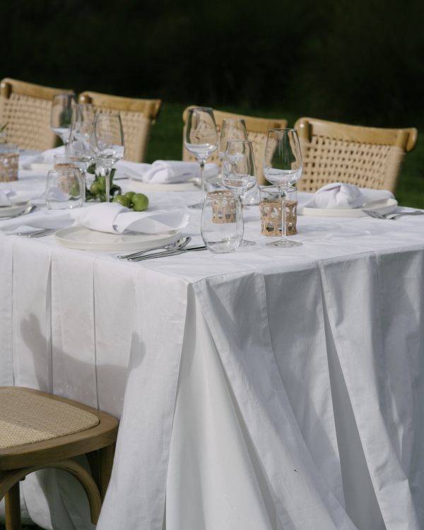 A Colorful Wedding Amongst the Costwolds Countryside