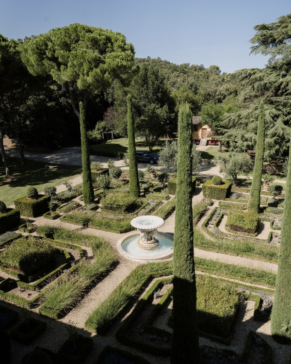 A Classic and Elegant Celebration in Italy