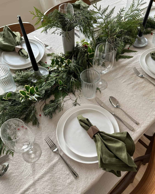 30 Christmas Tablescape Ideas for this Festive Season