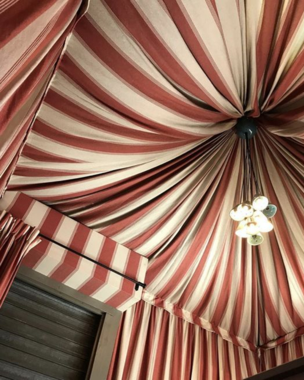 7 Creative Ways to Add Stripes to Your Wedding Decor