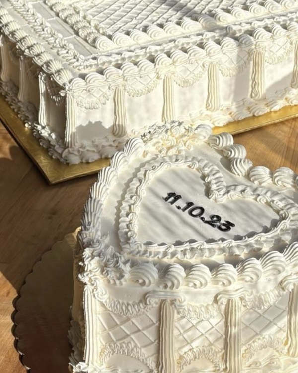 10 Major Wedding Cake Trends For 2025 IwwZRosgbRpuoAvJ731p