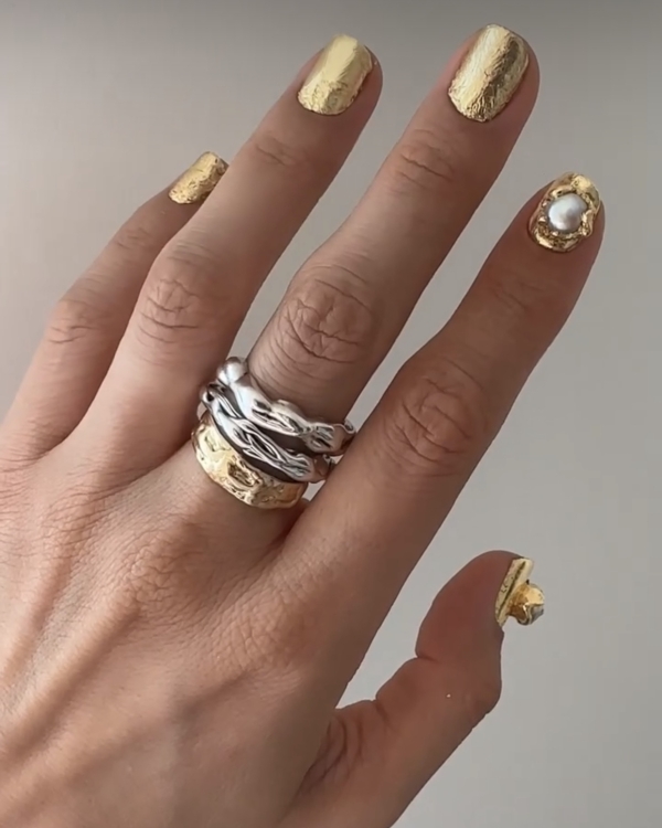 30 Nail Designs to Try This Holiday Season