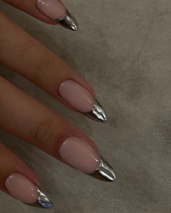 30 Nail Designs to Try This Holiday Season