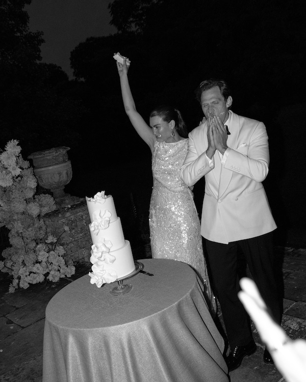 A Colorful Wedding Amongst the Costwolds Countryside