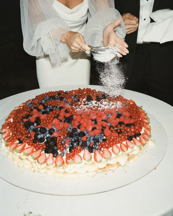 10 Major Wedding Cake Trends for 2025