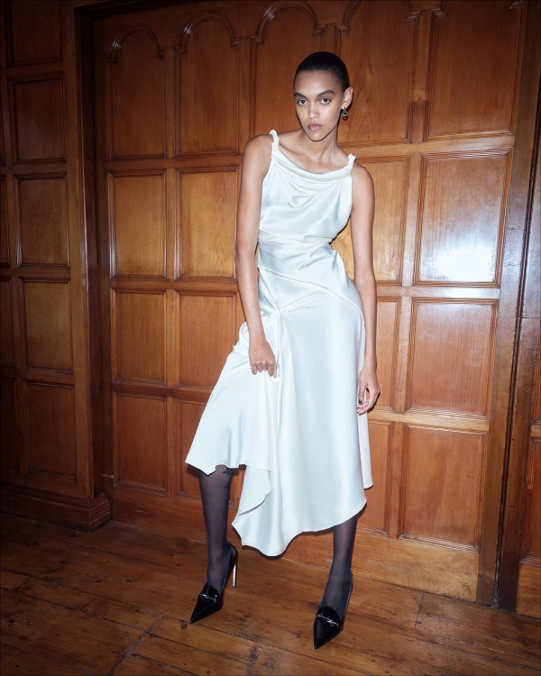 40 Standout Christmas Party Outfits for 2024 | Trendy Xmas Party Looks for Women