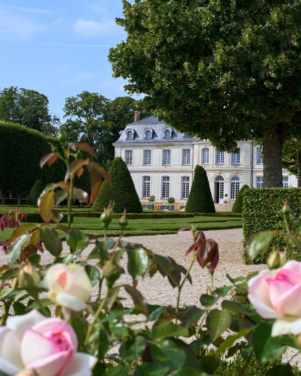 15 Awe-Inspiring Garden Wedding Venues Around the World