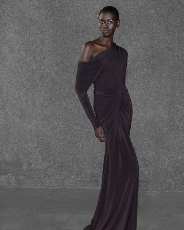 40 Standout Christmas Party Outfits for 2024 | Trendy Xmas Party Looks for Women