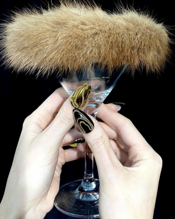 30 Nail Designs to Try This Holiday Season