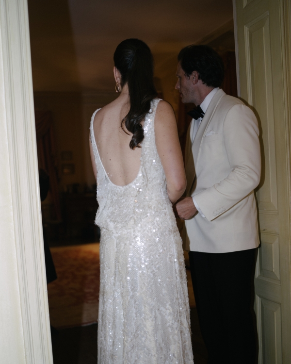 A Colorful Wedding Amongst the Costwolds Countryside