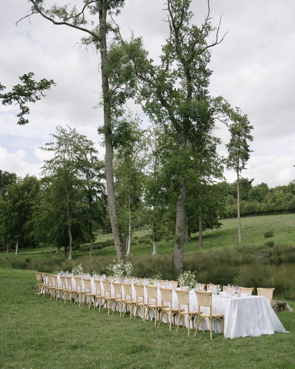 A Colorful Wedding Amongst the Costwolds Countryside
