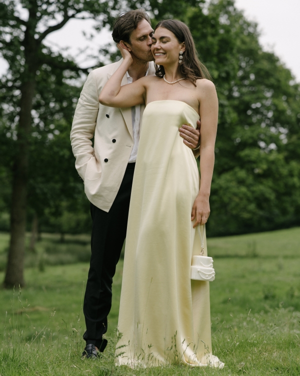 A Colorful Wedding Amongst the Costwolds Countryside