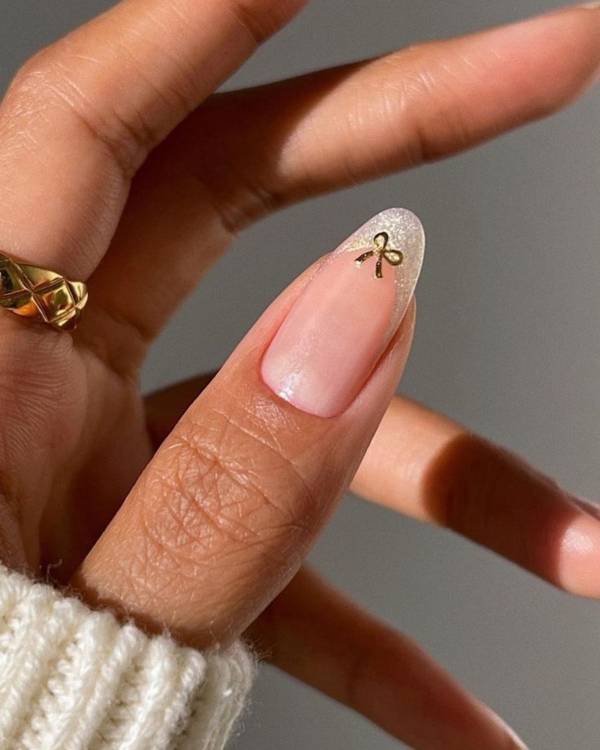 30 Nail Designs to Try This Holiday Season