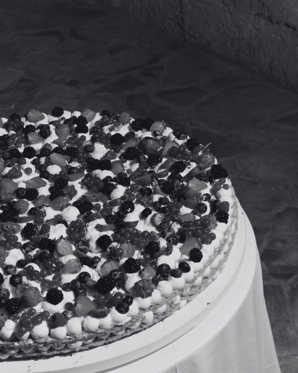 10 Major Wedding Cake Trends for 2025