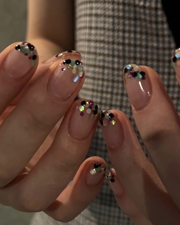 30 Nail Designs to Try This Holiday Season