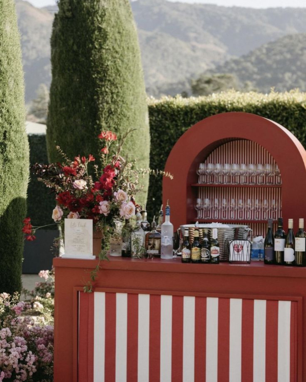 7 Creative Ways to Add Stripes to Your Wedding Decor