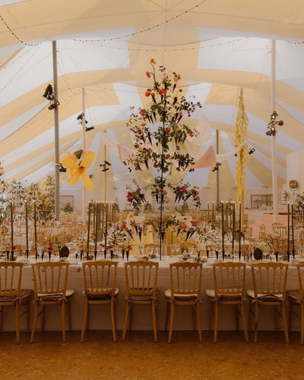 7 Creative Ways to Add Stripes to Your Wedding Decor