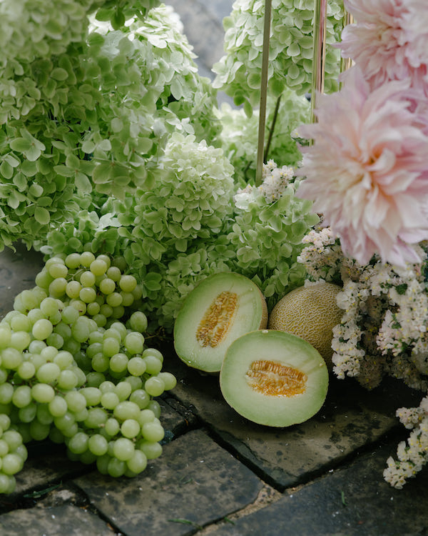 A Colorful Wedding Amongst the Costwolds Countryside
