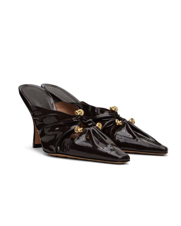 What Colors to Wear on New Year's Eve 2025?