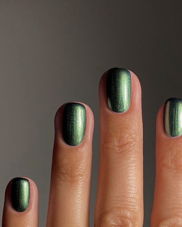 30 Nail Designs to Try This Holiday Season
