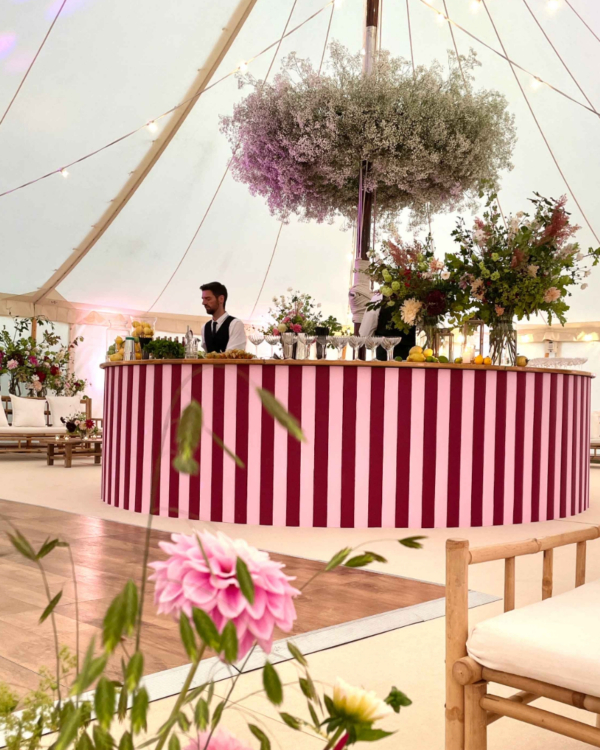 7 Creative Ways to Add Stripes to Your Wedding Decor