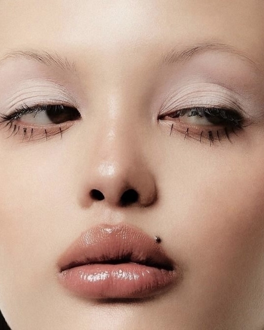 6 Eye-Catching Makeup Looks to Try for New Year’s Eve 2025