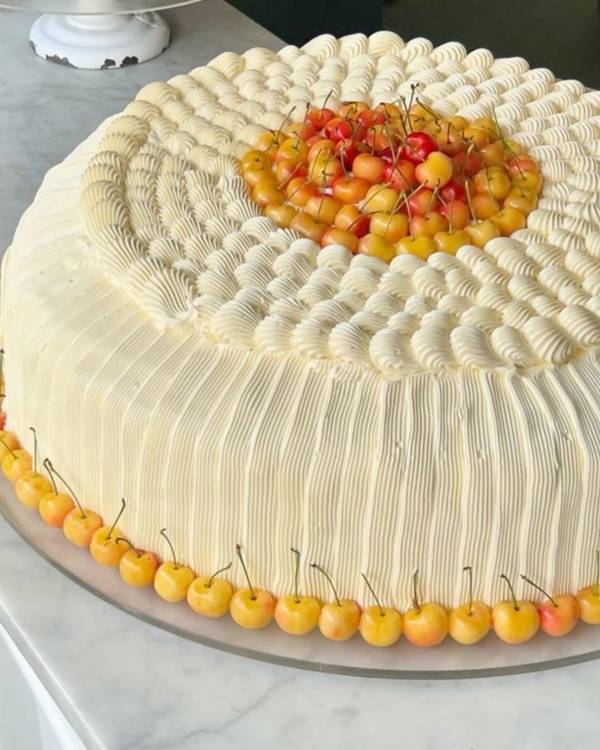 10 Major Wedding Cake Trends for 2025