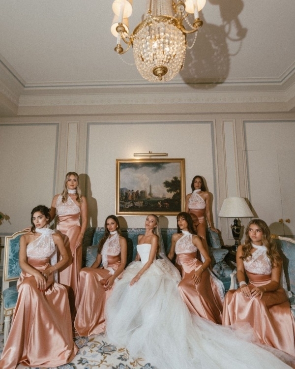 Should Bridesmaids Pay for Their Expenses?