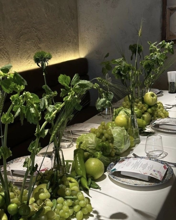 35 Artistic Fruit & Vegetable Centerpiece Arrangements