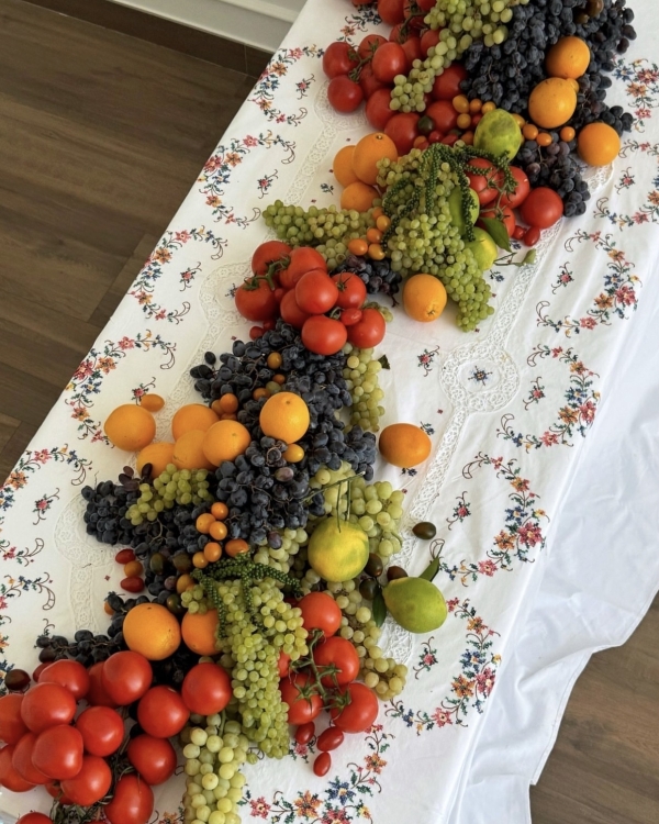35 Artistic Fruit & Vegetable Centerpiece Arrangements