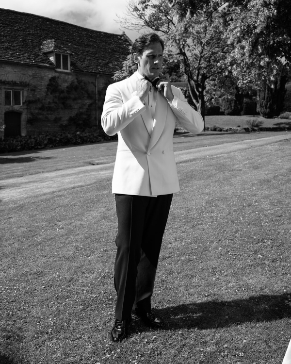 A Colorful Wedding Amongst the Costwolds Countryside