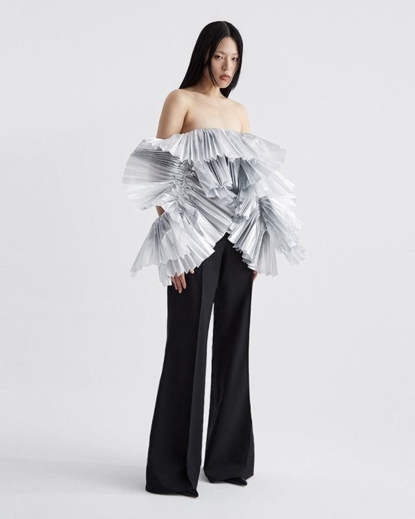 40 Standout Christmas Party Outfits for 2024 | Trendy Xmas Party Looks for Women