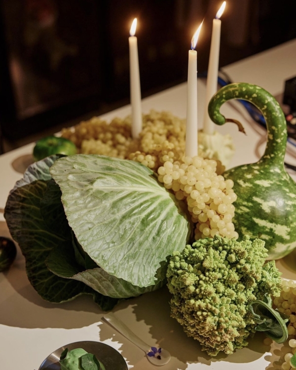 35 Artistic Fruit & Vegetable Centerpiece Arrangements