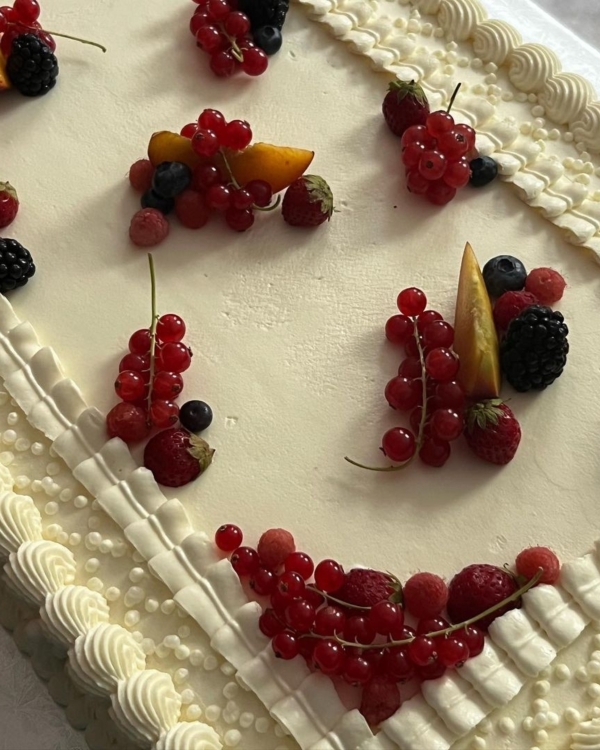 10 Major Wedding Cake Trends for 2025