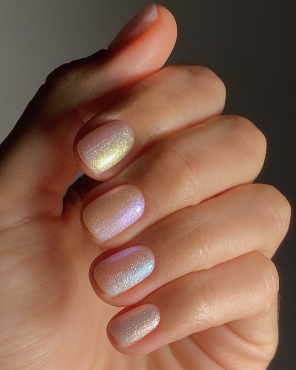 30 Nail Designs to Try This Holiday Season