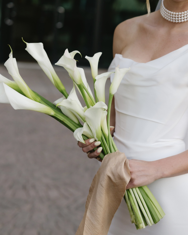 An Chic Buttercream Garden Wedding in Colorado