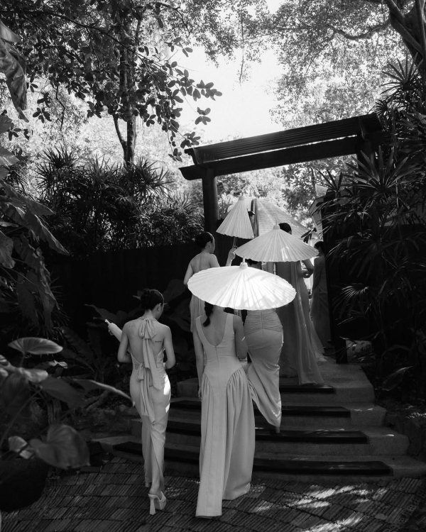 Bridesmaids With Different Styles? How to Make Their Looks Feel Cohesive