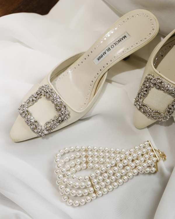 An Chic Buttercream Garden Wedding in Colorado