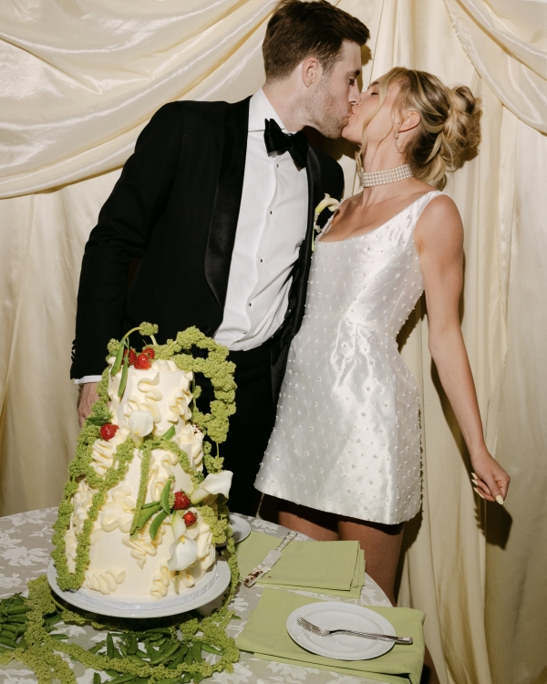 An Chic Buttercream Garden Wedding in Colorado