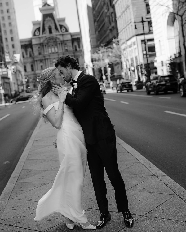 10 Photographer-Backed Wedding Portrait Pose Ideas to Save to Your Mood Board