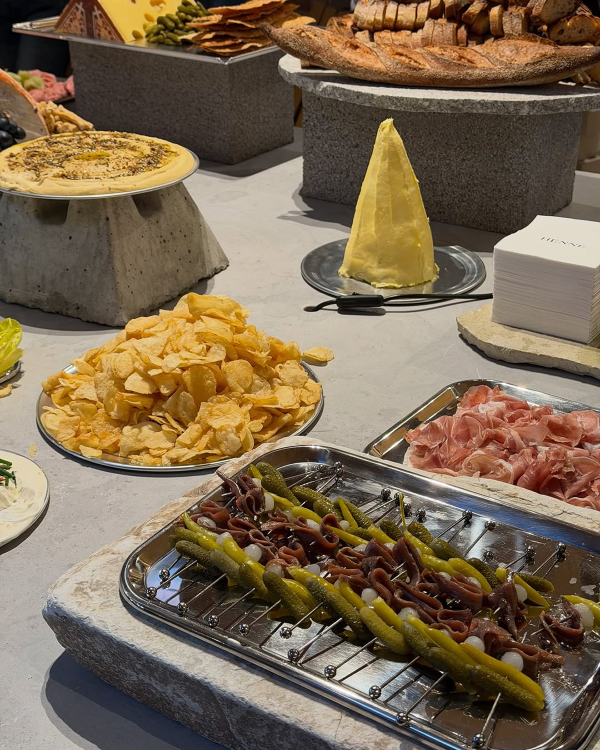 45 Creative Ways to Style and Display Food at Your Wedding