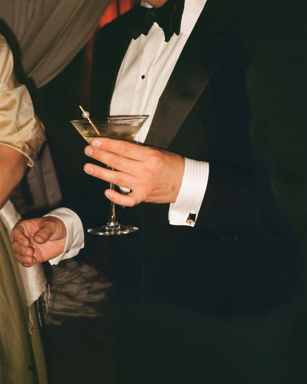 16 Best Wedding Photographers in Canada | Canadian Professional Photography | TOP Luxury Bridal Photographers