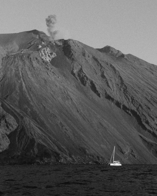 A Minimalist Seaside Wedding on the Breathtaking of Panarea, Sicily