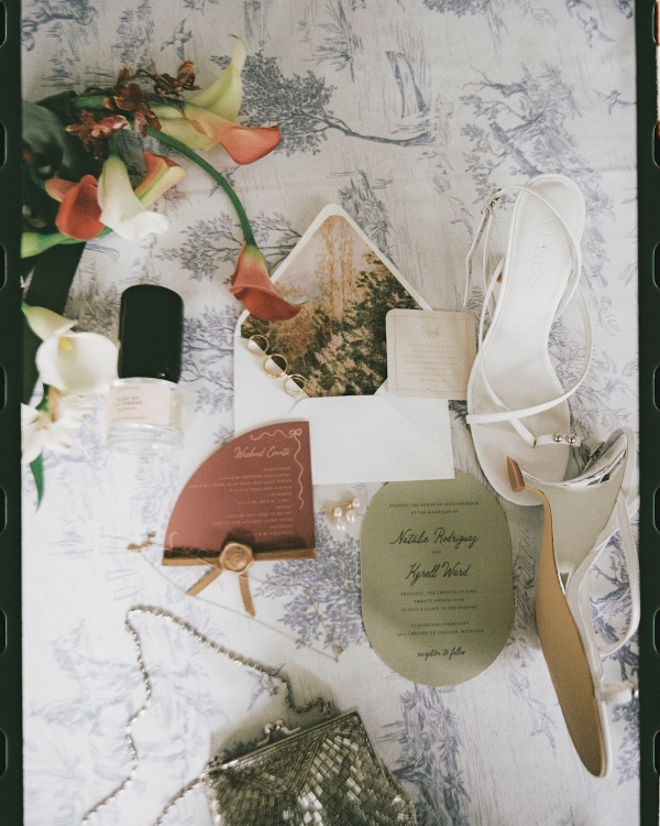 A Romantic Garden Wedding with Whimsical Foraged Blooms & Berries