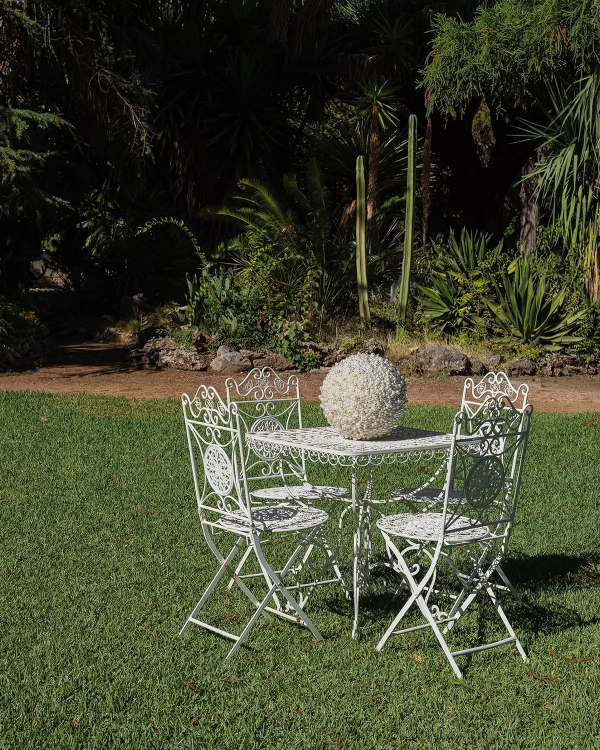 Trend: Geometric Floral Arrangements