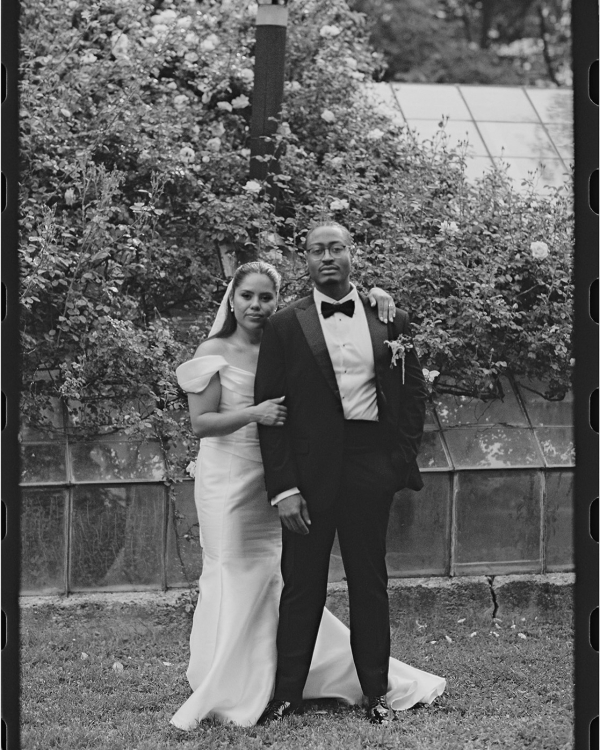 A Romantic Garden Wedding with Whimsical Foraged Blooms & Berries