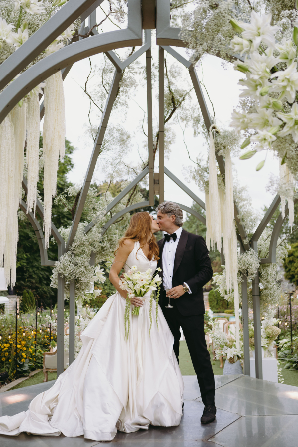 16 Best Wedding Photographers in Canada | Canadian Professional Photography | TOP Luxury Bridal Photographers