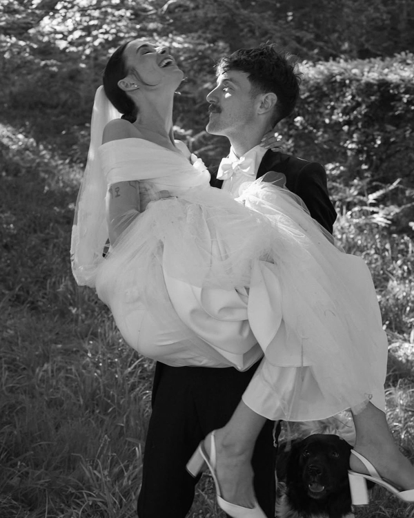 10 Photographer-Backed Wedding Portrait Pose Ideas to Save to Your Mood Board