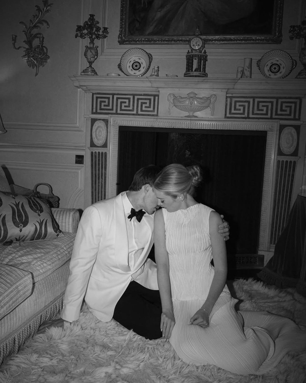 10 Photographer-Backed Wedding Portrait Pose Ideas to Save to Your Mood Board